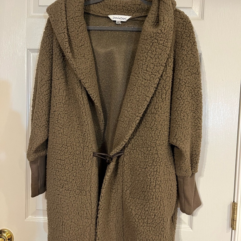 DAVI & DANI Women's Tan Teddy Hooded Jacket Large Button Close